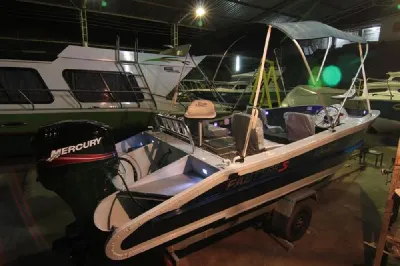 Clique para visualizar Fast 585