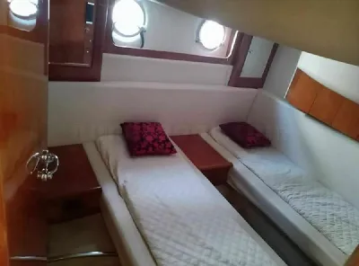 Clique para visualizar Intermarine 520 Full