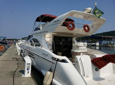 Clique para visualizar Intermarine 520 Full