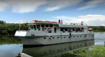 Barco Xumbury 1 Capacidade 100 passageiros