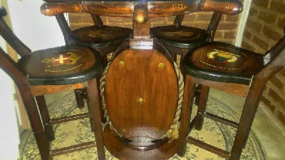 Clique para visualizar Mesa em madeira nobre, tema náutico