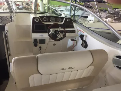 Clique para visualizar Sea Ray 280 Sundancer