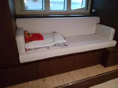 Clique para visualizar Intermarine 60