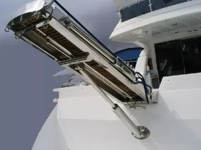 Clique para visualizar Passarela hidráulica telescópica inox para lanchas