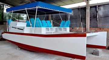 Catamarã p/ transporte de 10 passageiros 