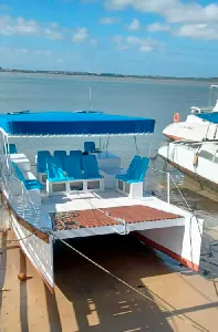 Clique para visualizar Catamarã p/ transporte de 10 passageiros