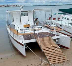 Catamarã p/ transporte de 80 passageiros