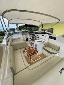 REAL 275 Lancha Cabinada - Motor Mercury 4.5 250HP