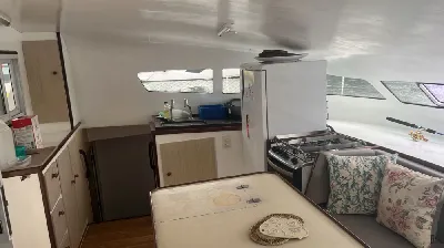 Clique para visualizar Catamarã Bate Vento modelo BV 36 TRAWLER a motor