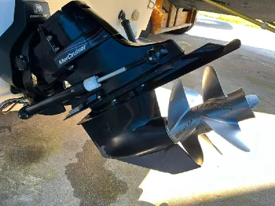 Triton 295 + Mercruiser 6.2 V8 