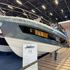 Clique para visualizar Real 34 Cabriolet - Lançamento Real Powerboats