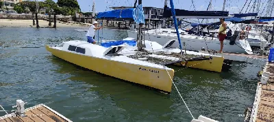 Catamarã BORA BORA 28