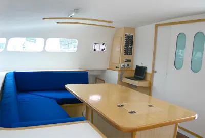 Veleiro catamarã Bate Vento modelo BV 36