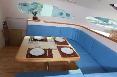 Veleiro catamarã Bate Vento modelo BV 43