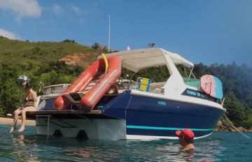 CAPRI 32 pés + Parelha Yamaha 422 275Hp Diesel 