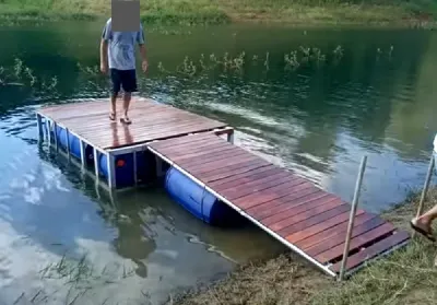 Clique para visualizar Pier em alumínio revestido com madeira e/ou EVA