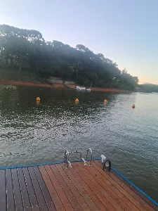 Clique para visualizar Pier em alumínio revestido com madeira e/ou EVA