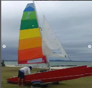 Clique para visualizar Catamarã da classe Tornado