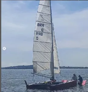 Clique para visualizar Catamarã da classe Tornado
