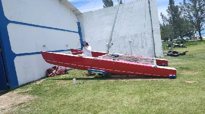 Clique para visualizar Catamarã da classe Tornado