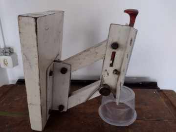 Suporte motor de popa auxiliar usado
