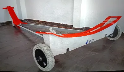 Clique para visualizar Carretinha de encalhe veleiro Dingue Holos nova