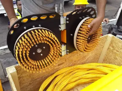 Clique para visualizar Subsea industries MC111 Hull cleaning unit