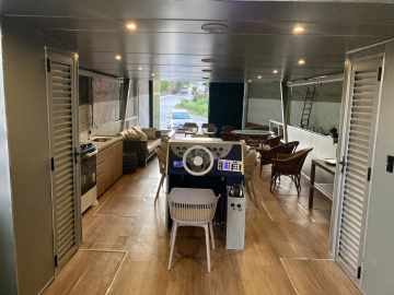 Pontoons de 30 até 48 pés para navegação interior