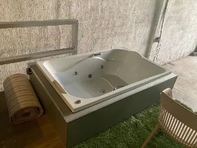 Clique para visualizar Pontoons de 30 até 48 pés para navegação interior