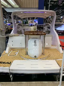 Clique para visualizar Barco Real 280 Zero com motor de Popa Mercury