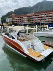 Lancha Real 28 com motor de popa - Mercury Yamaha
