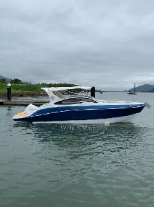 Clique para visualizar Lancha Real 28 com motor de popa - Mercury Yamaha