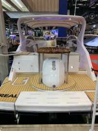 Barco novo 2025 com motor de popa - Mercury 250hp