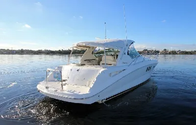 Clique para visualizar Sea Ray 395 Sundancer