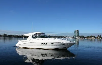 Clique para visualizar Sea Ray 395 Sundancer