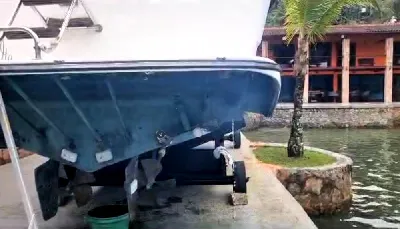 Clique para visualizar Carbrasmar 33 Fighter + Parelha Mercedes-benz 352A