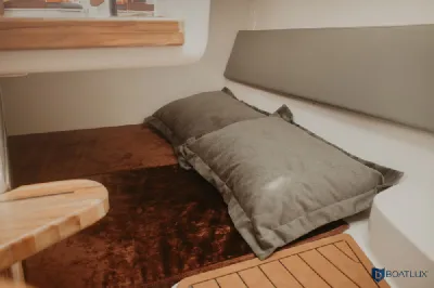 Clique para visualizar Triton 300 Sport