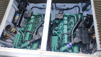 Intermarine Scarab 38 com 2x Volvo Kad 42 Diesel