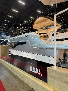 Real 42 Hardtop com Parelha de popa Mercury 300HP 