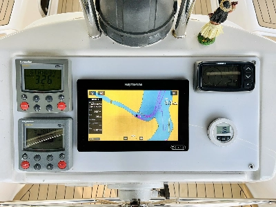 Clique para visualizar Oceanis 381