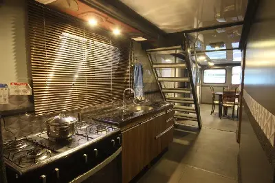 Clique para visualizar HOUSEBOAT MALLOY - 35 à 53 pés