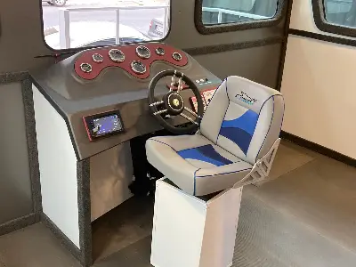 Clique para visualizar HOUSEBOAT MALLOY - 35 à 53 pés