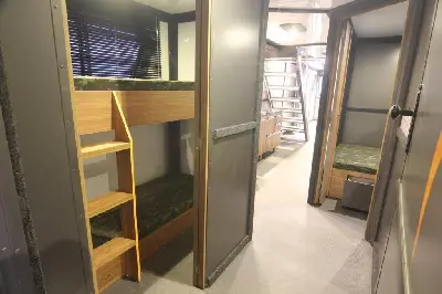 Clique para visualizar HOUSEBOAT MALLOY - 35 à 53 pés