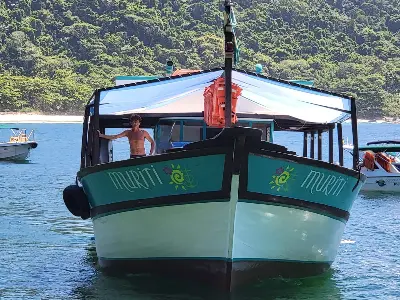 Grande Traineira de Turismo 102 Passageiros