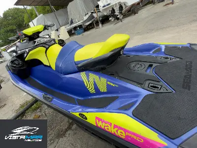 Clique para visualizar Jet Seadoo Wake Pro 230