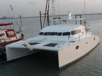 Clique para visualizar Catamarã Bate Vento a motor - BV 36 Trawler