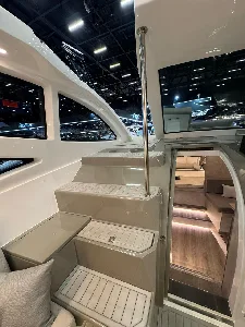 Clique para visualizar Lancha Real 42 Hardtop com parelha de popa 300HP