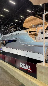 Clique para visualizar Lancha Real 42 Hardtop com parelha de popa 300HP