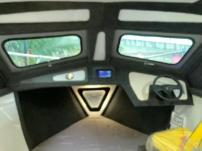 Clique para visualizar LANCHA MALLOY RIDDEN 327