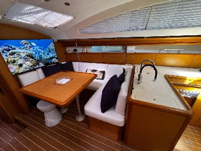 Clique para visualizar JEANNEAU SUN ODYSSEY DS 45 PÉS – ANO 2011